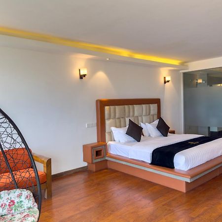 Mazarine Surf Suites Hiriketiya Диквела Екстериор снимка