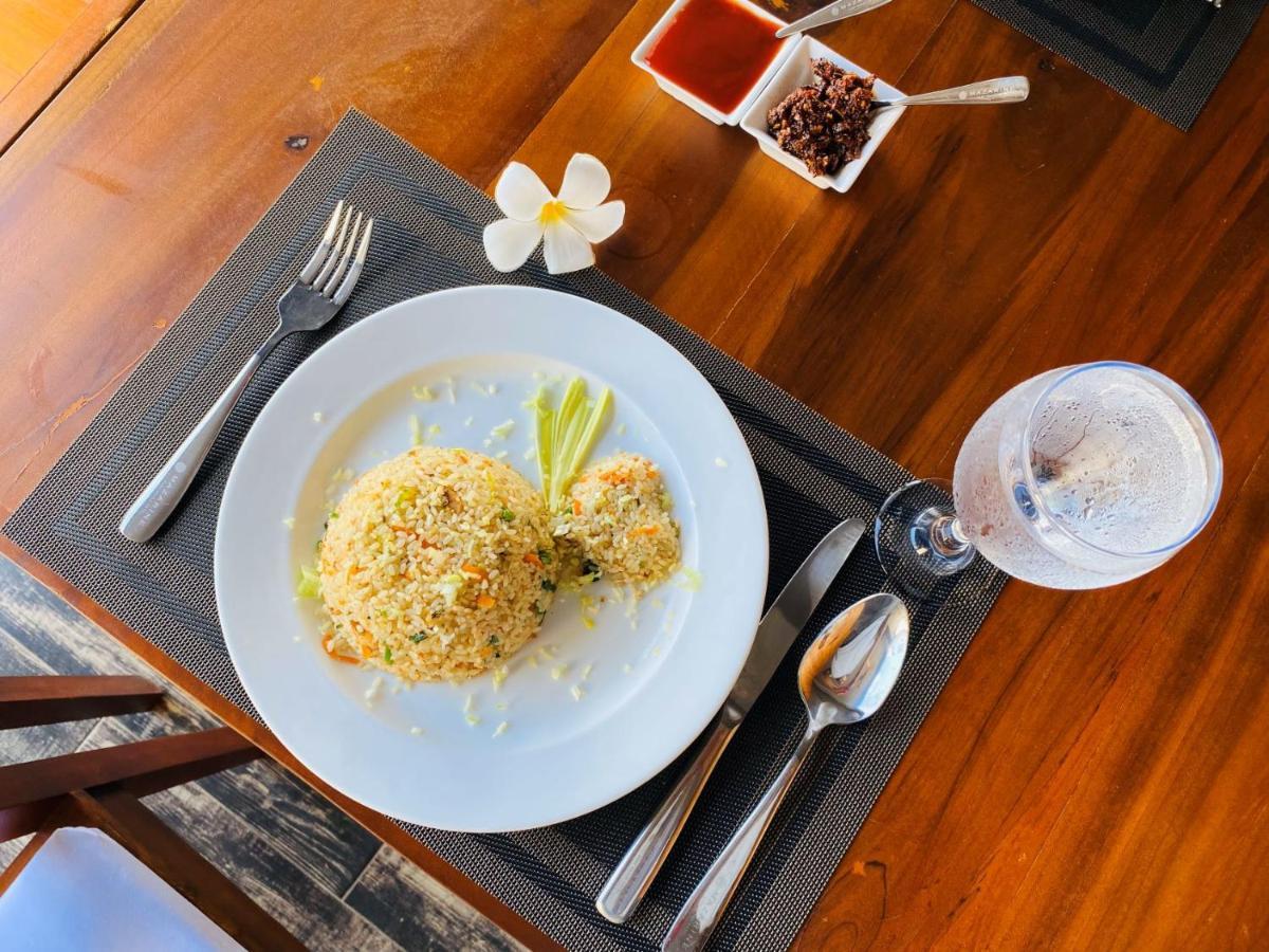Mazarine Surf Suites Hiriketiya Диквела Екстериор снимка