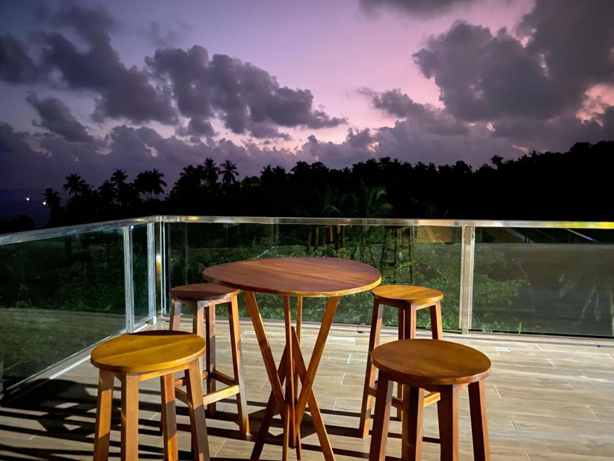 Mazarine Surf Suites Hiriketiya Диквела Екстериор снимка