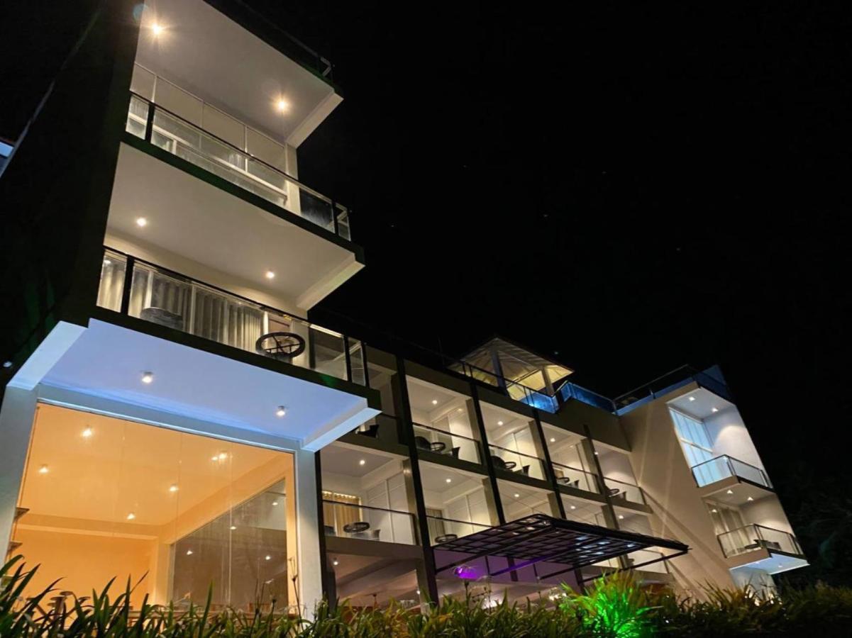 Mazarine Surf Suites Hiriketiya Диквела Екстериор снимка