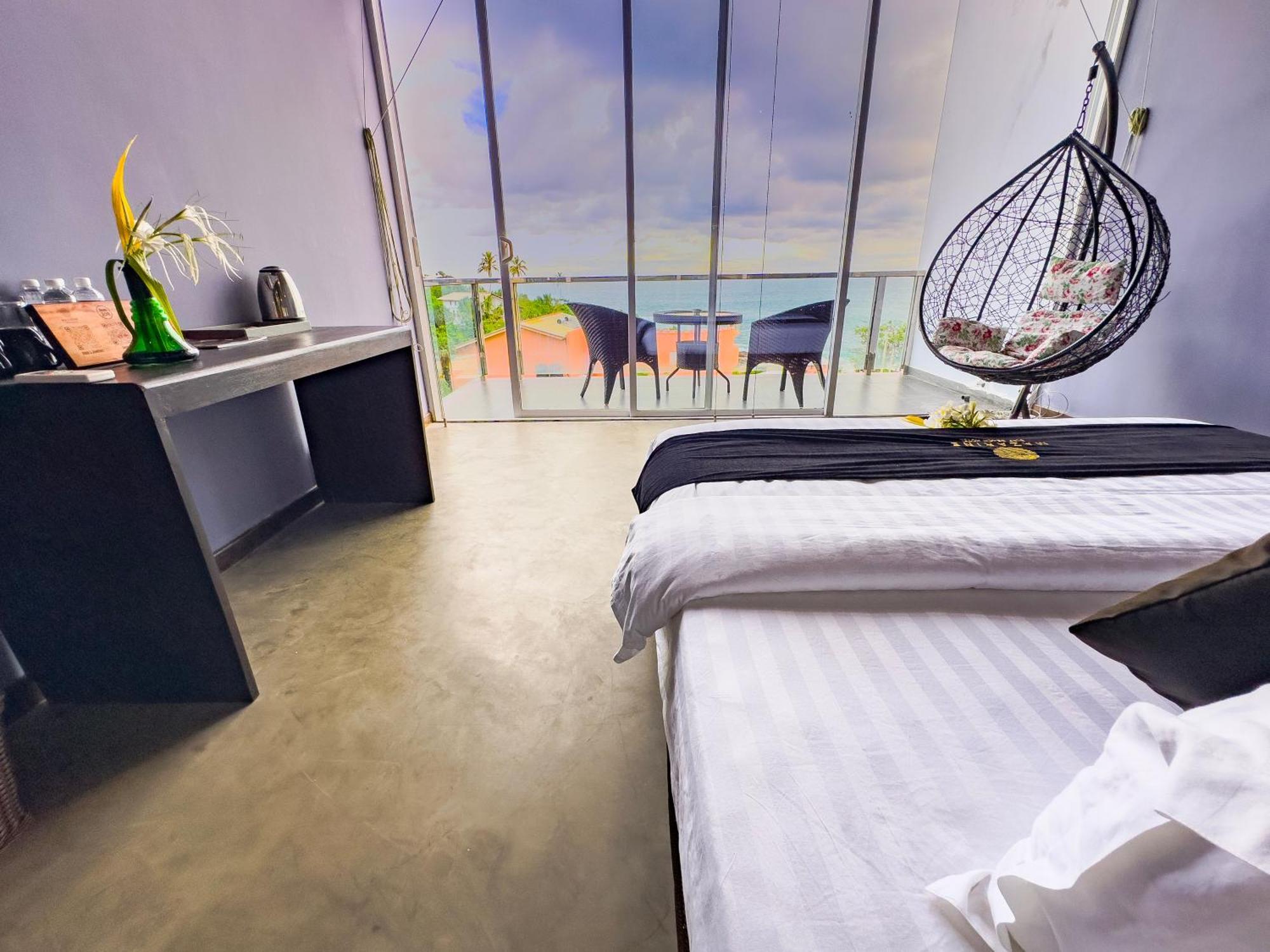 Mazarine Surf Suites Hiriketiya Диквела Екстериор снимка