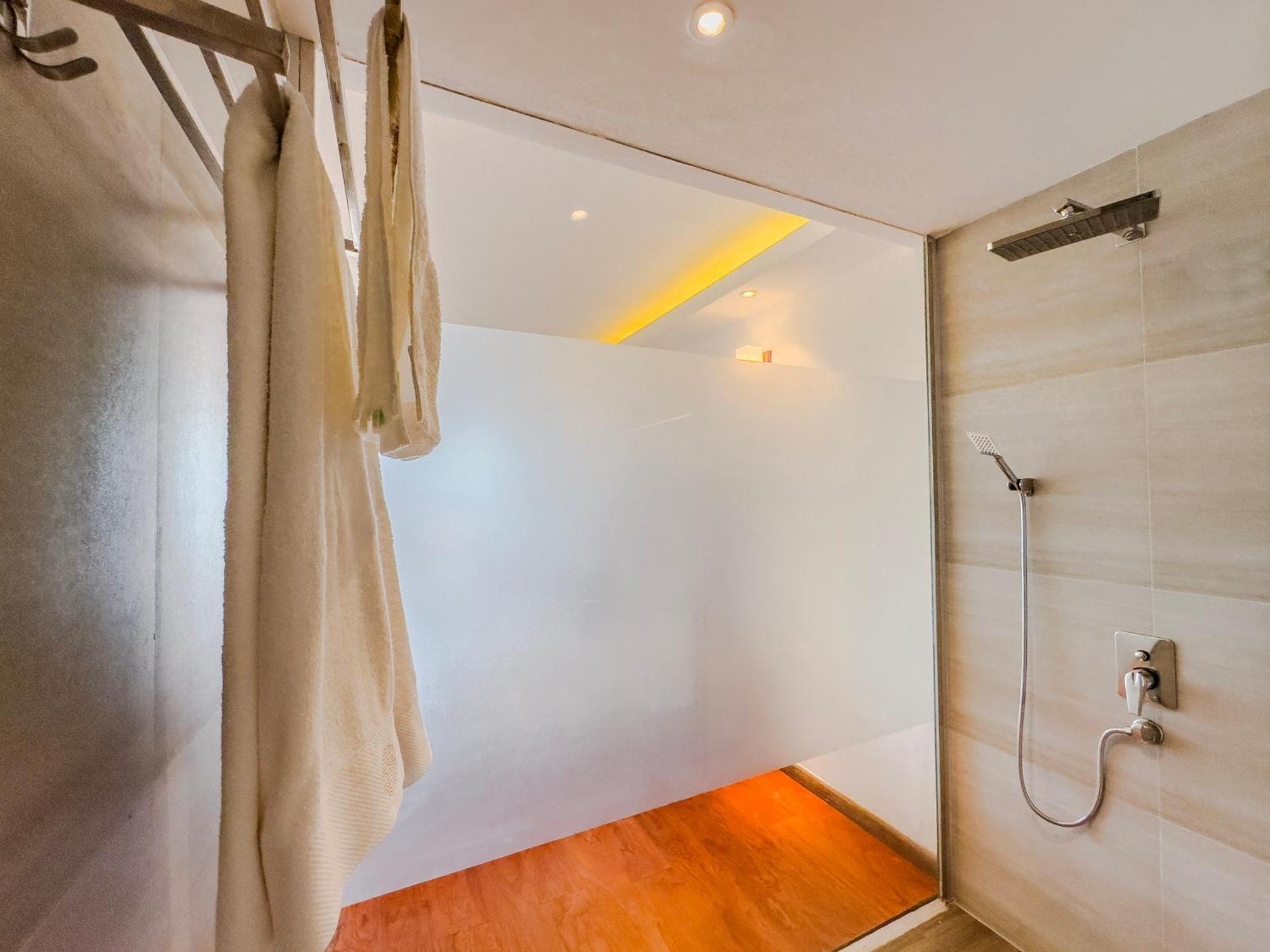 Mazarine Surf Suites Hiriketiya Диквела Екстериор снимка